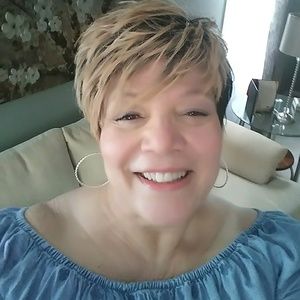 Meet your Posher, Christine